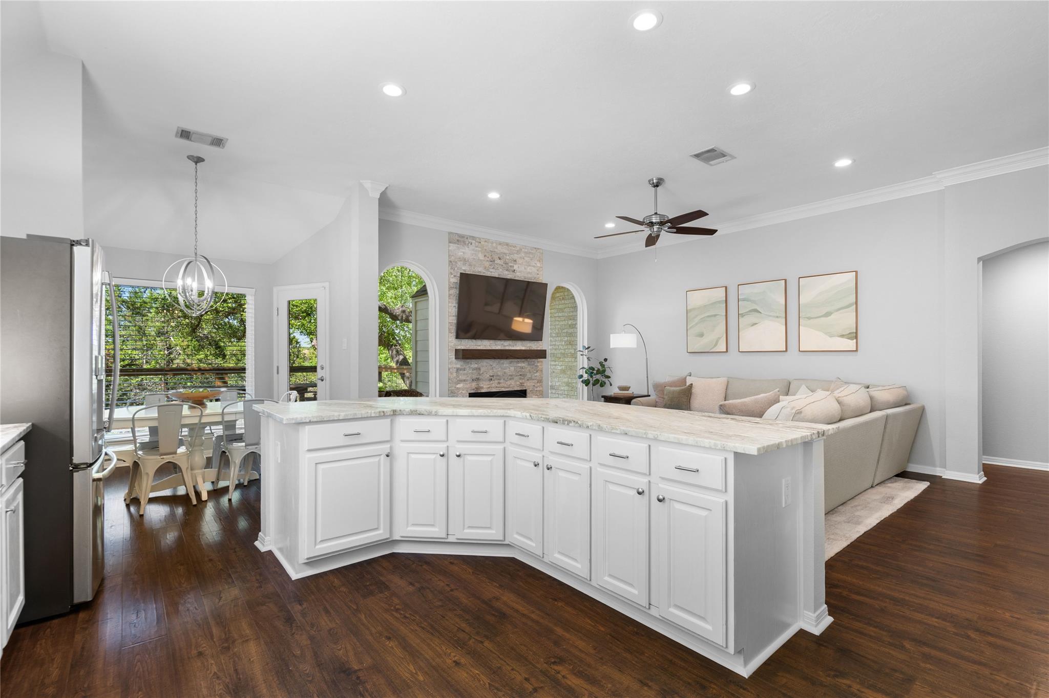 10744 Chestnut Ridge RD