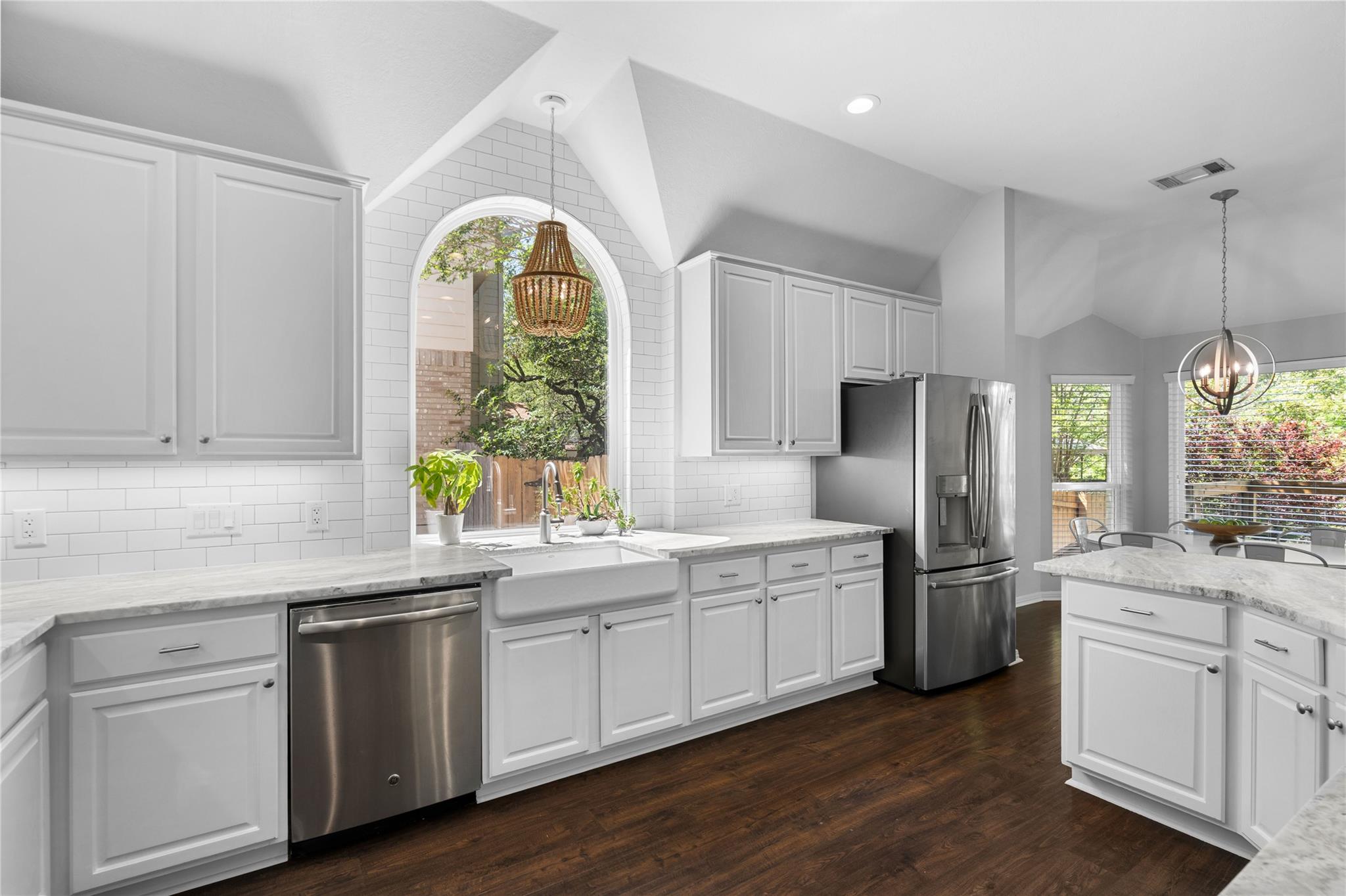 10744 Chestnut Ridge RD