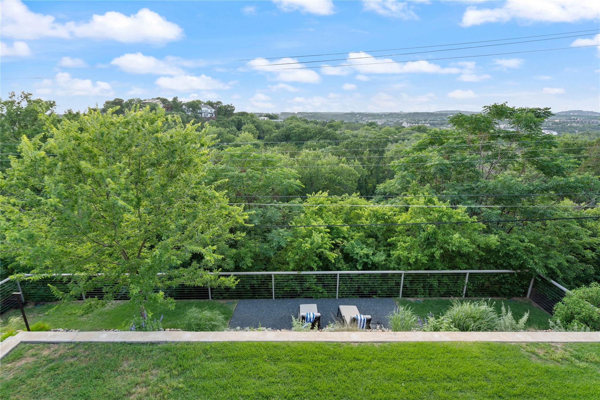 2902 Cedarview DR