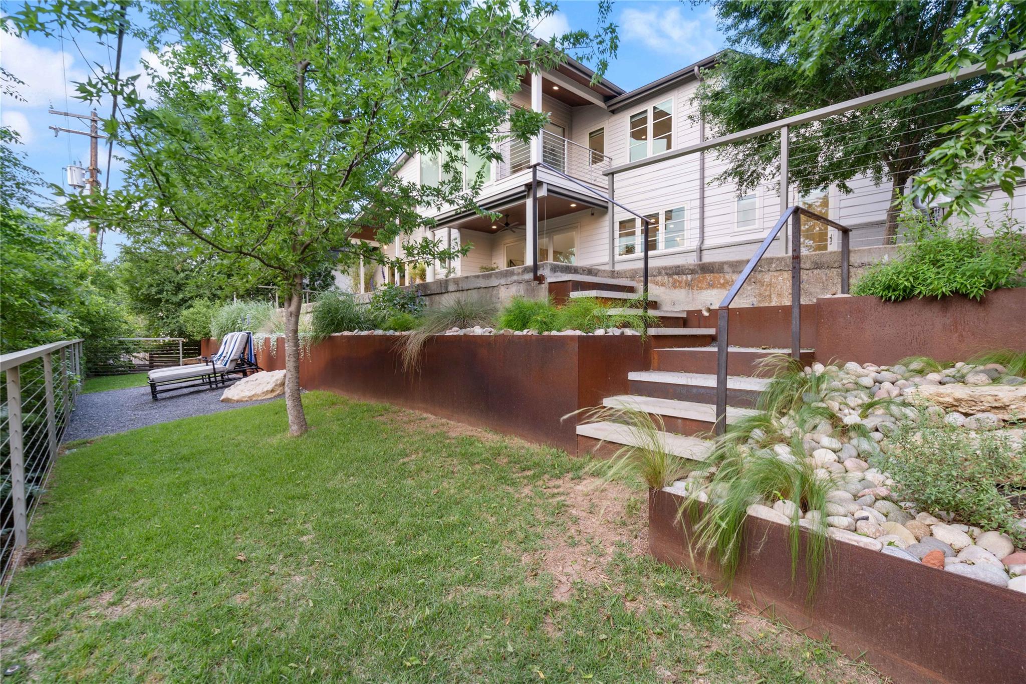 2902 Cedarview DR