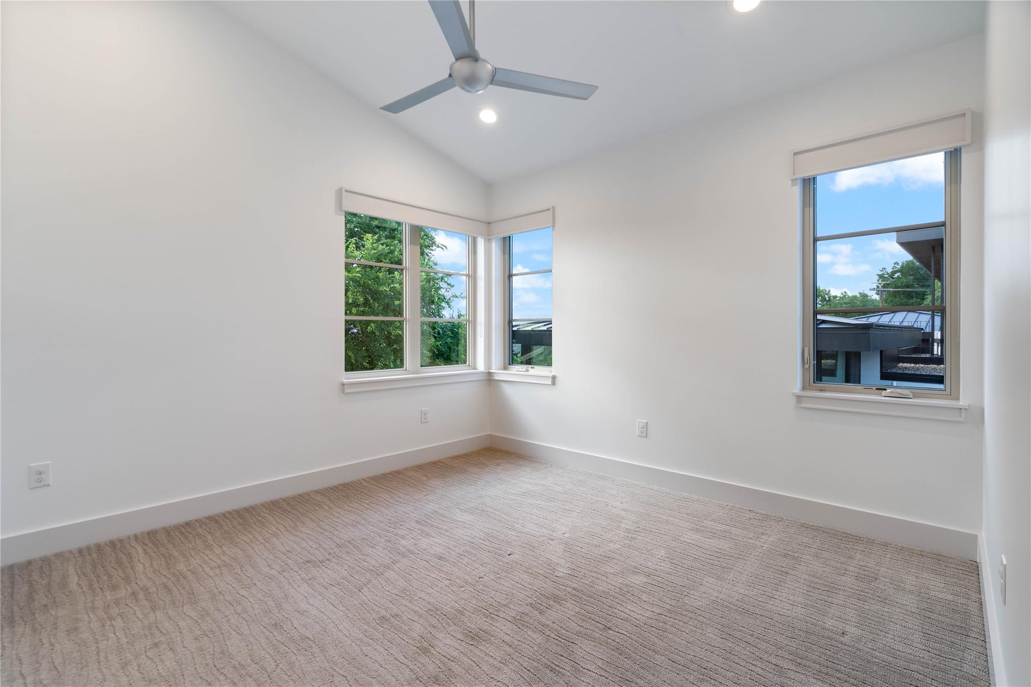 2902 Cedarview DR
