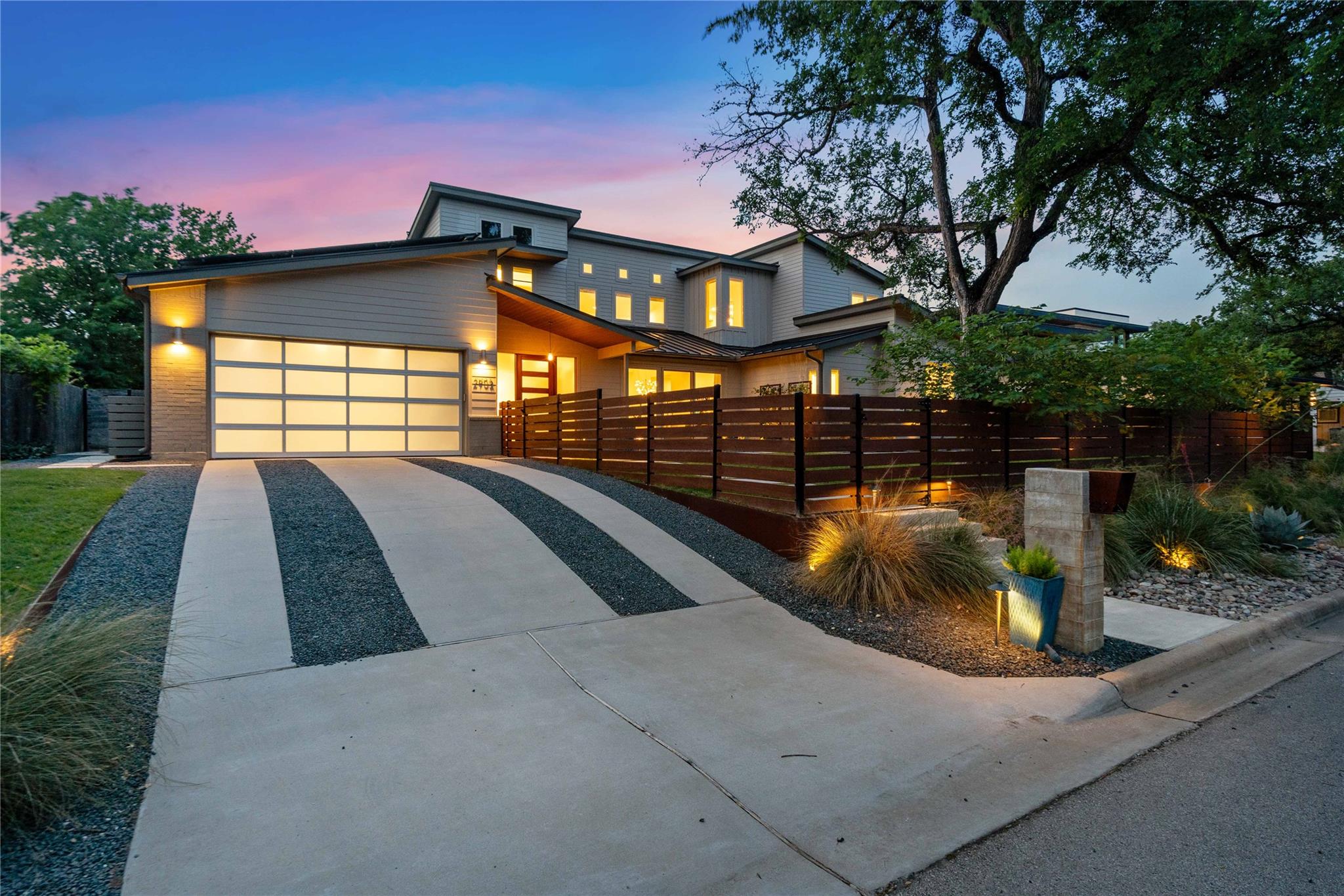 2902 Cedarview DR