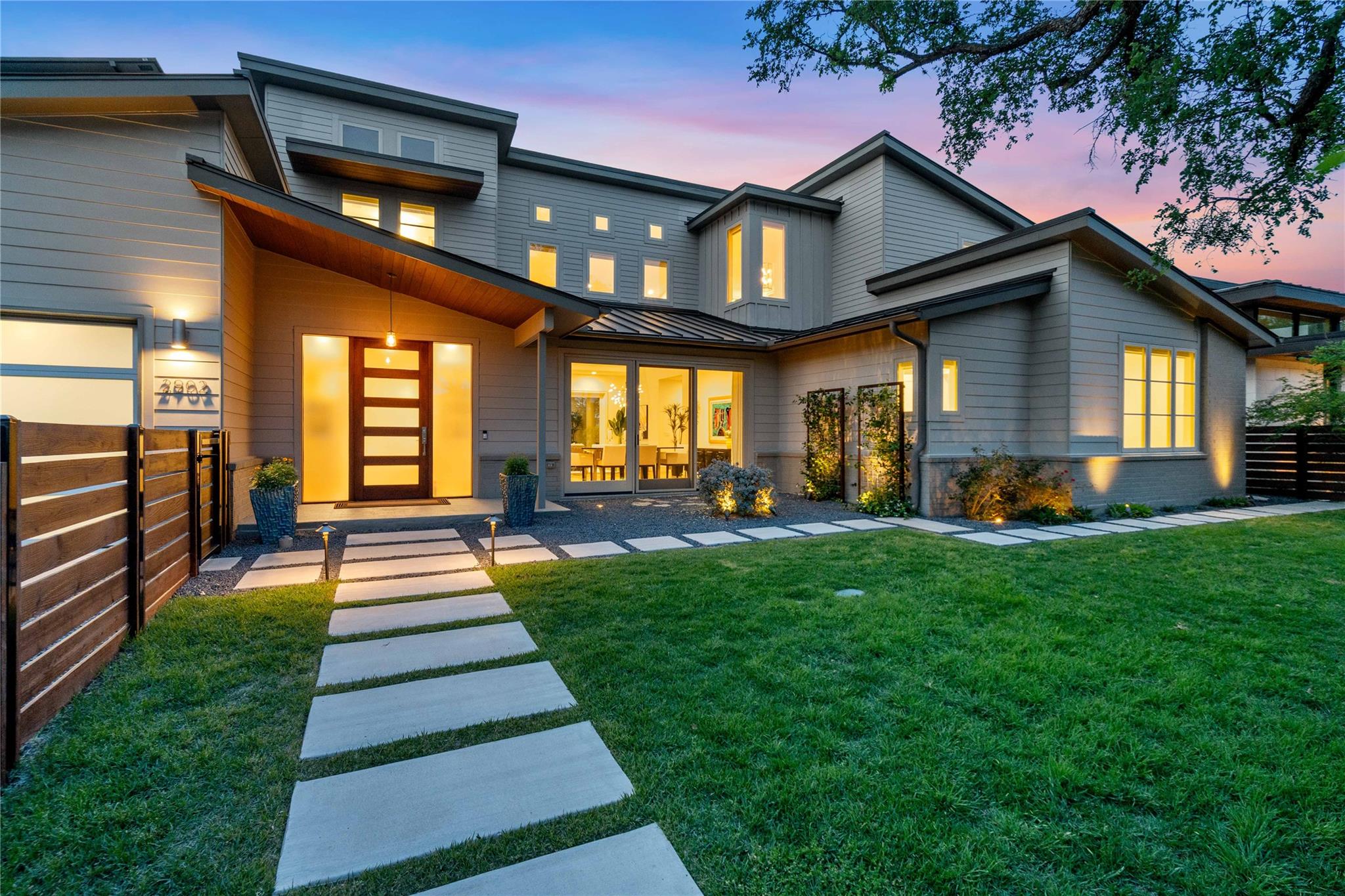 2902 Cedarview DR