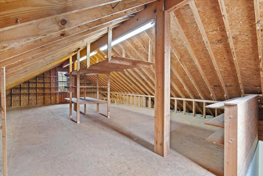3006 Washington SQ