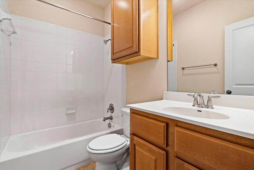 3006 Washington SQ