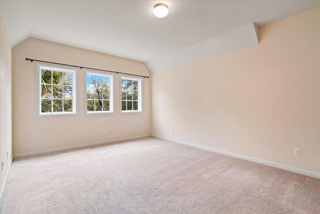 3006 Washington SQ