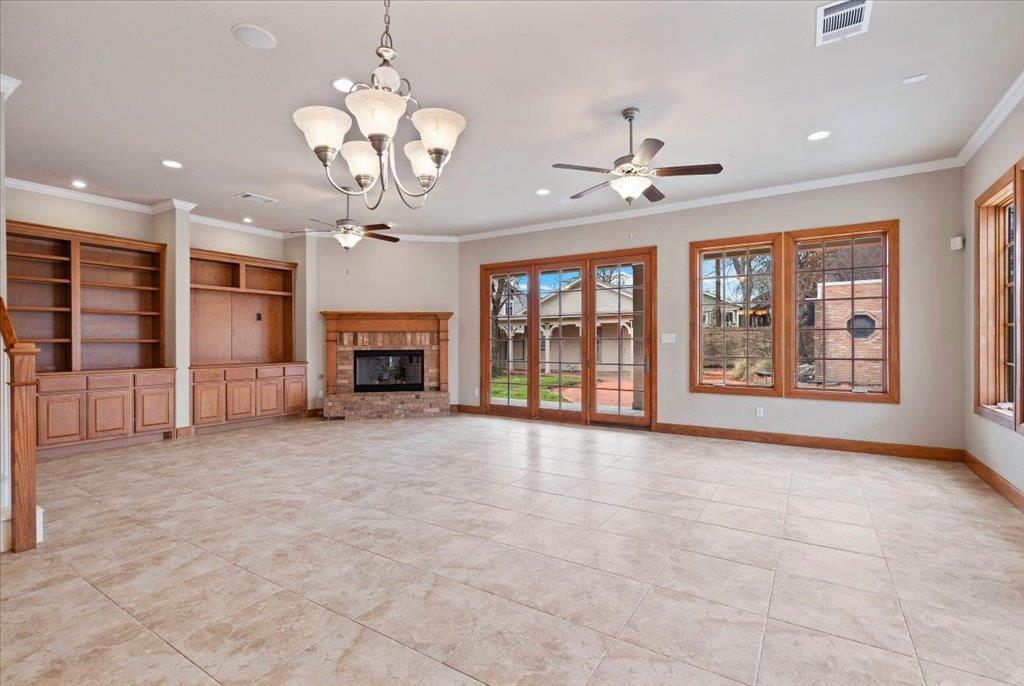 3006 Washington SQ