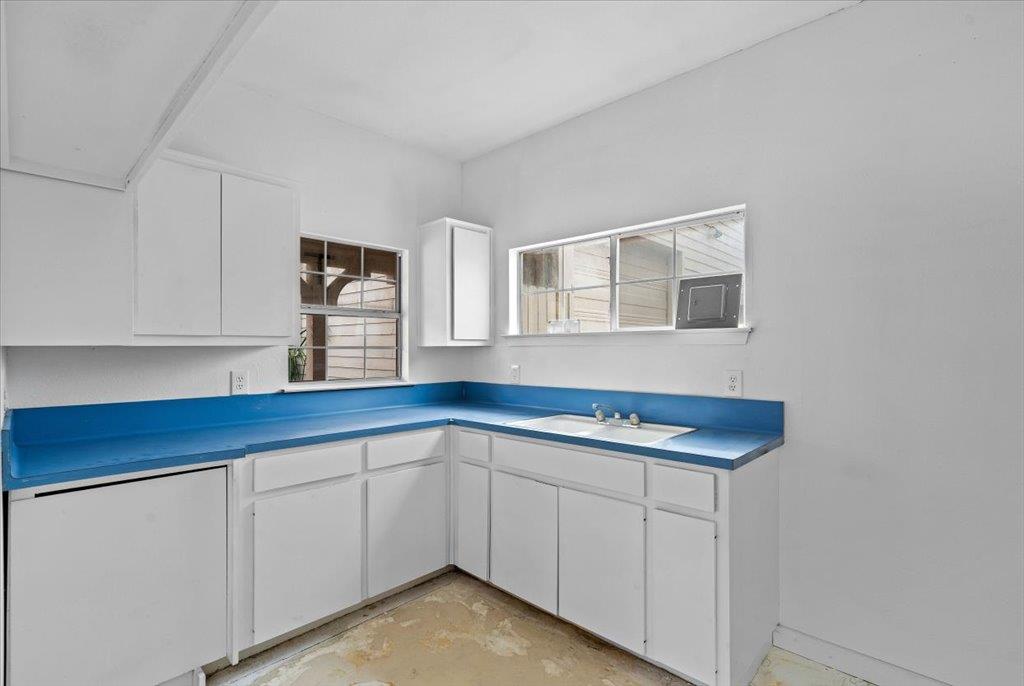 3006 Washington SQ