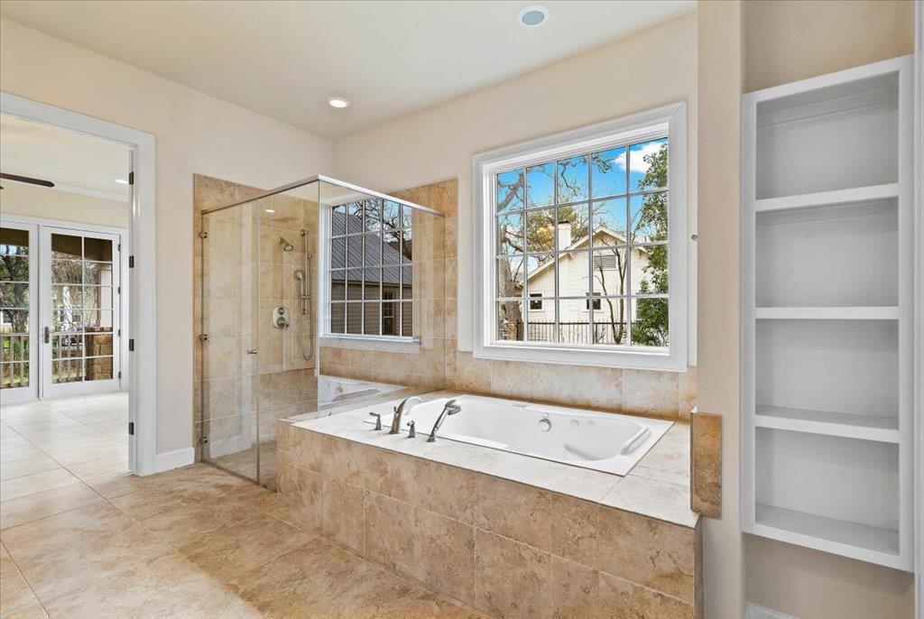 3006 Washington SQ