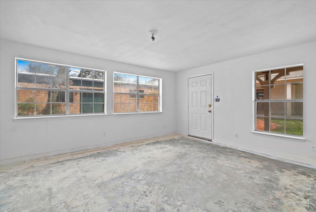 3006 Washington SQ