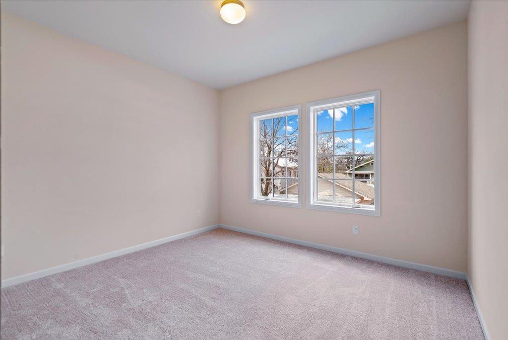 3006 Washington SQ