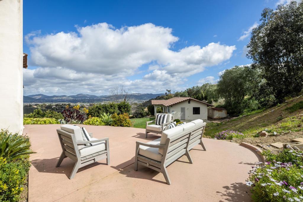 598 Camino De La Cima