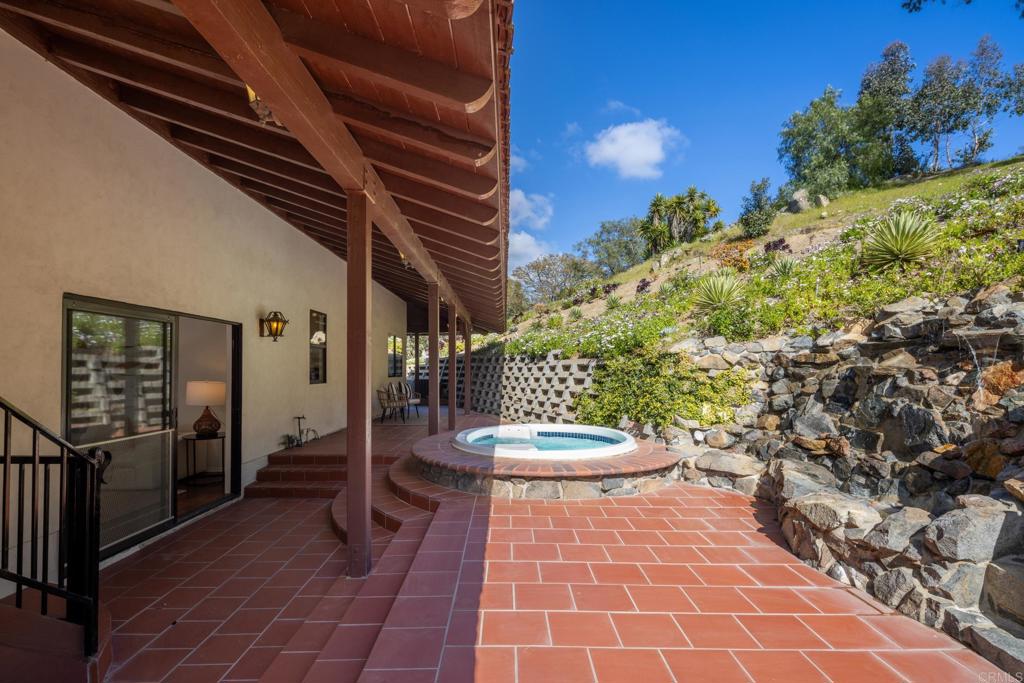 598 Camino De La Cima