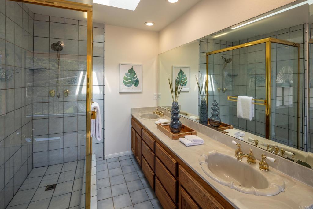 598 Camino De La Cima