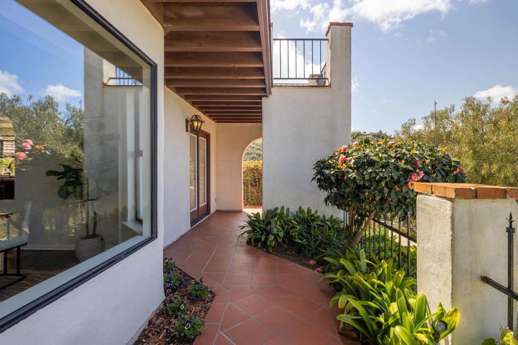 598 Camino De La Cima