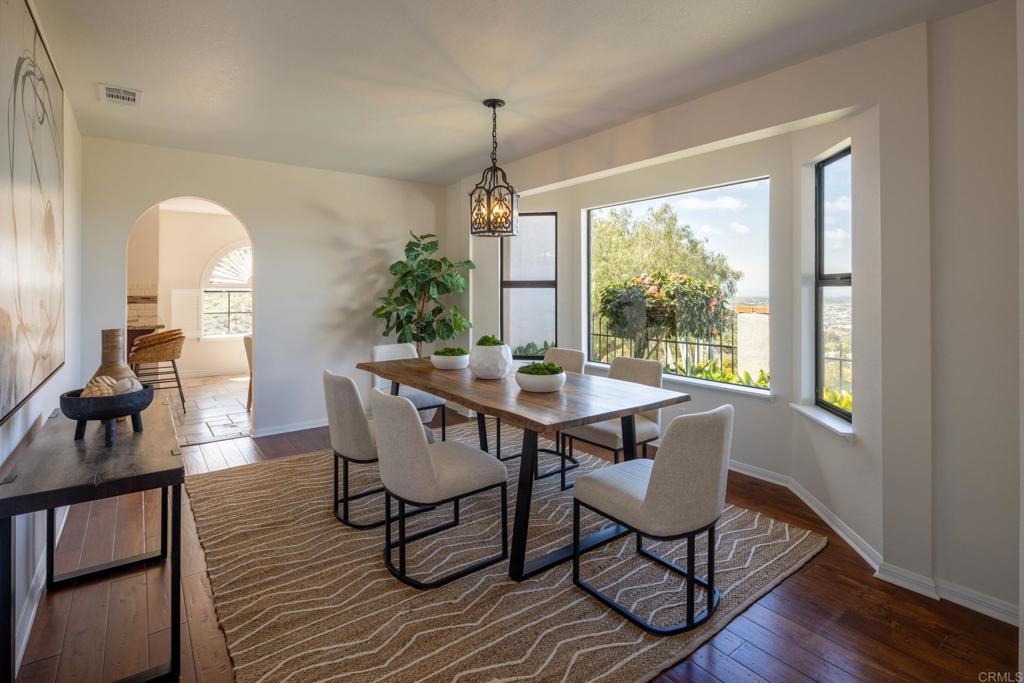 598 Camino De La Cima