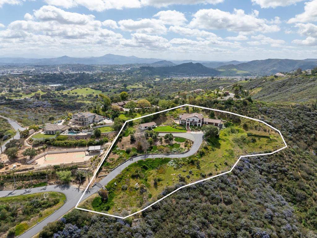 598 Camino De La Cima