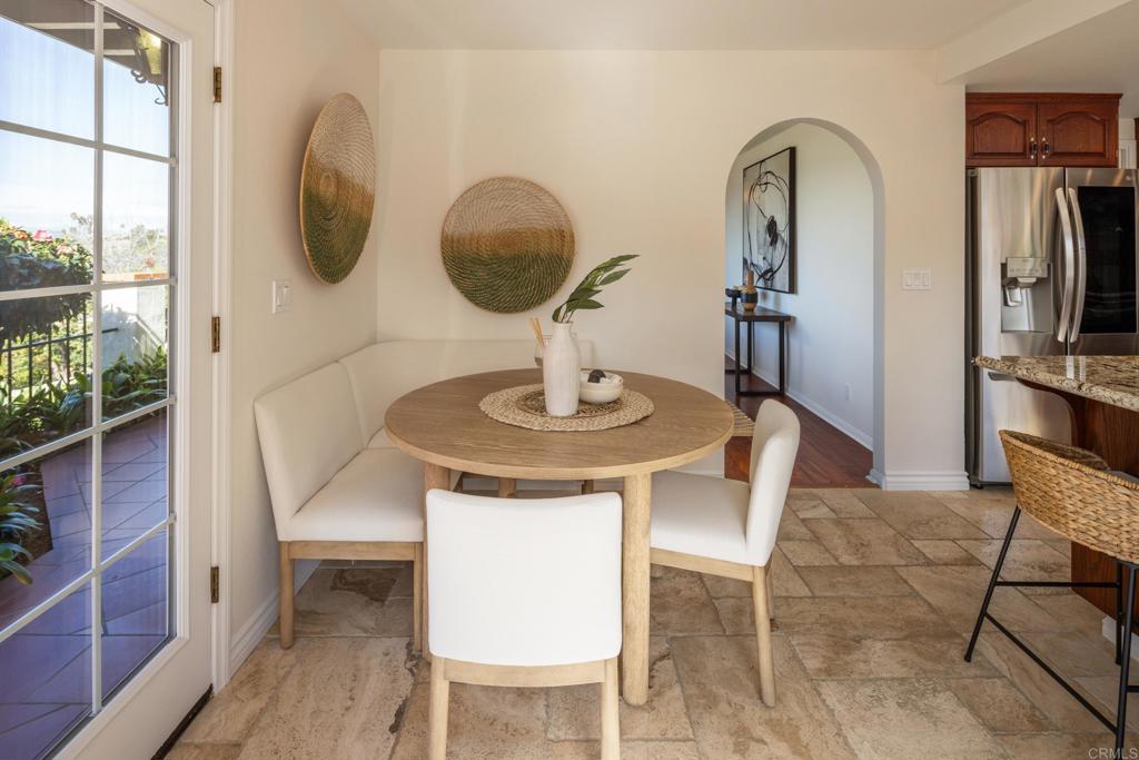 598 Camino De La Cima