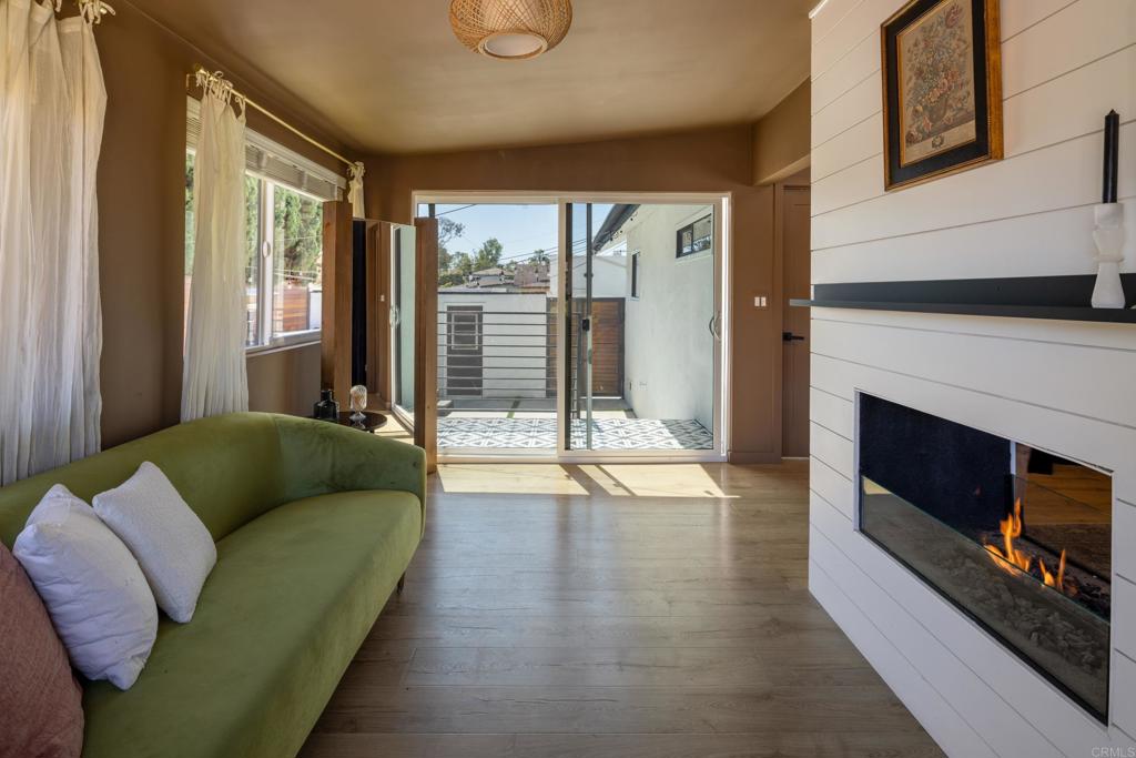 1958 Edgemont Street