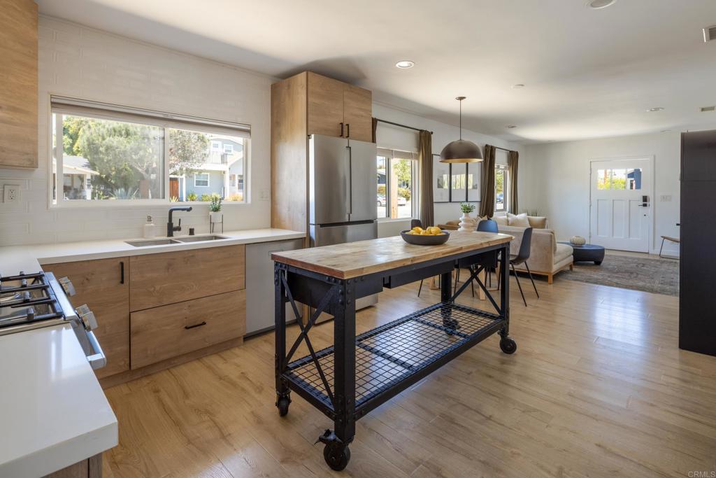 1958 Edgemont Street