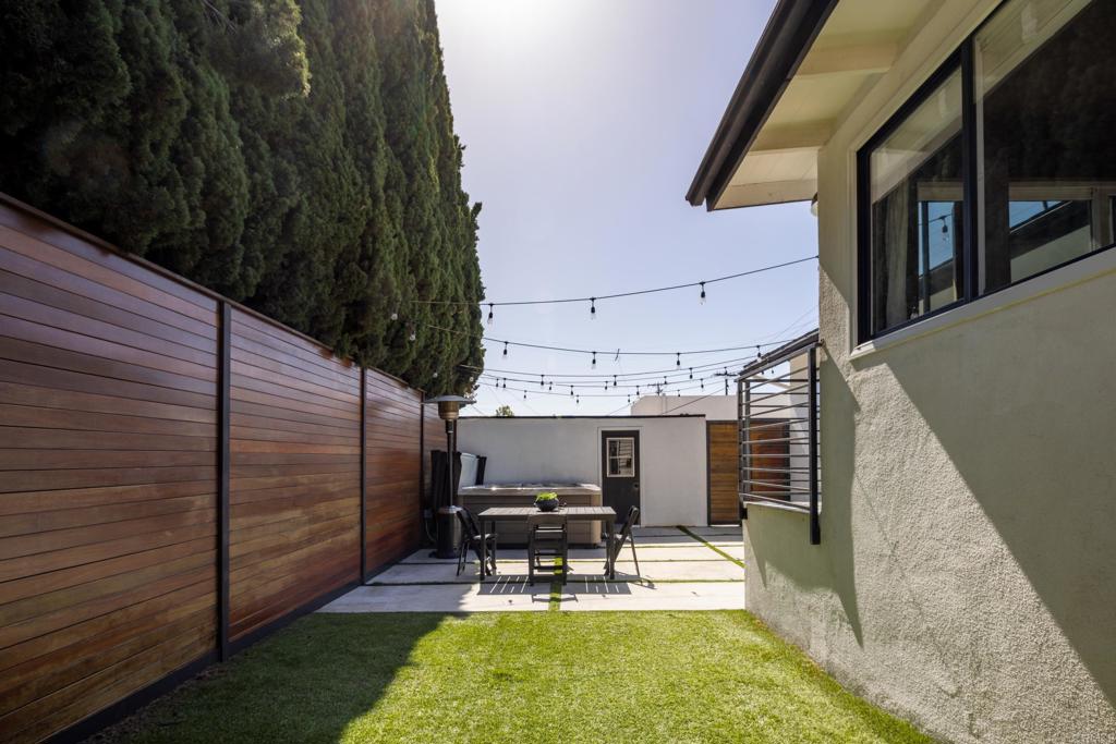 1958 Edgemont Street