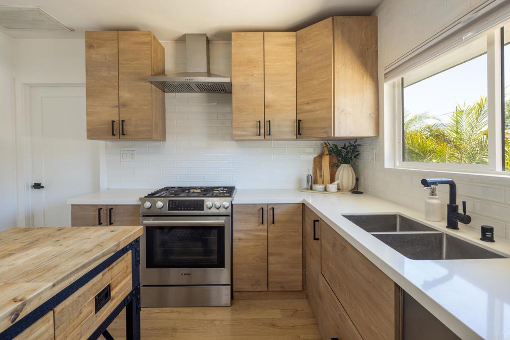 1958 Edgemont Street