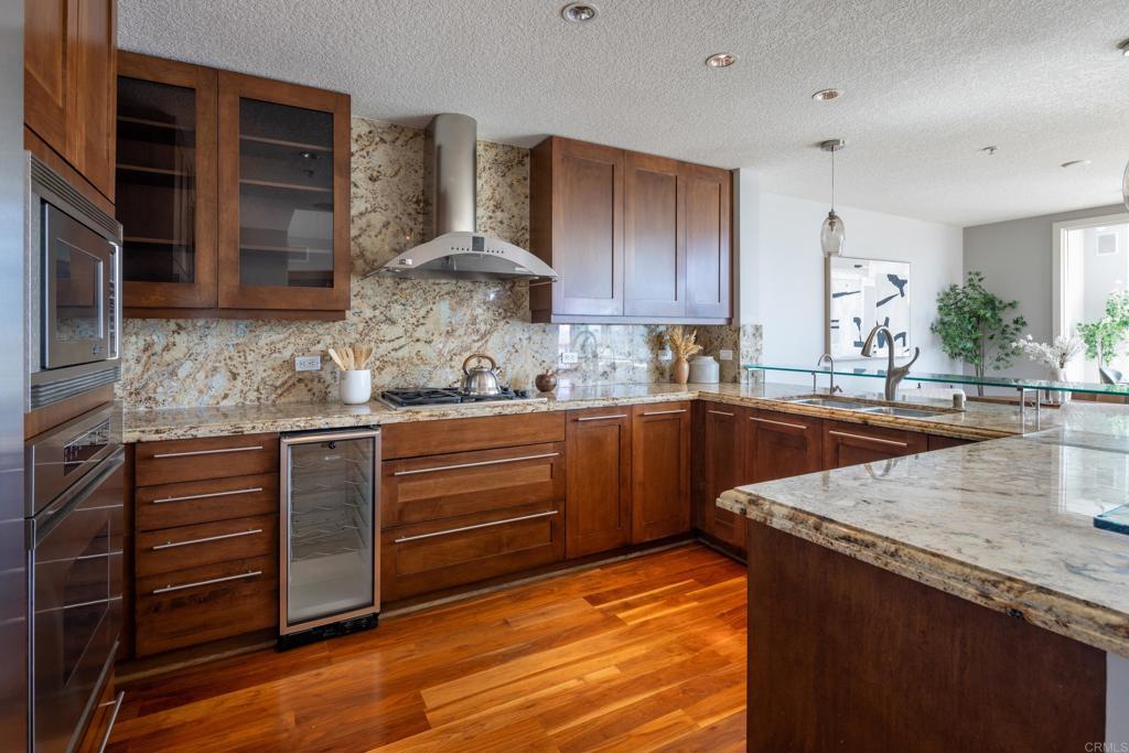 1199 Pacific Highway 1605