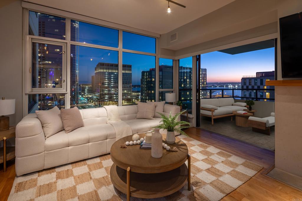 1199 Pacific Highway 1605