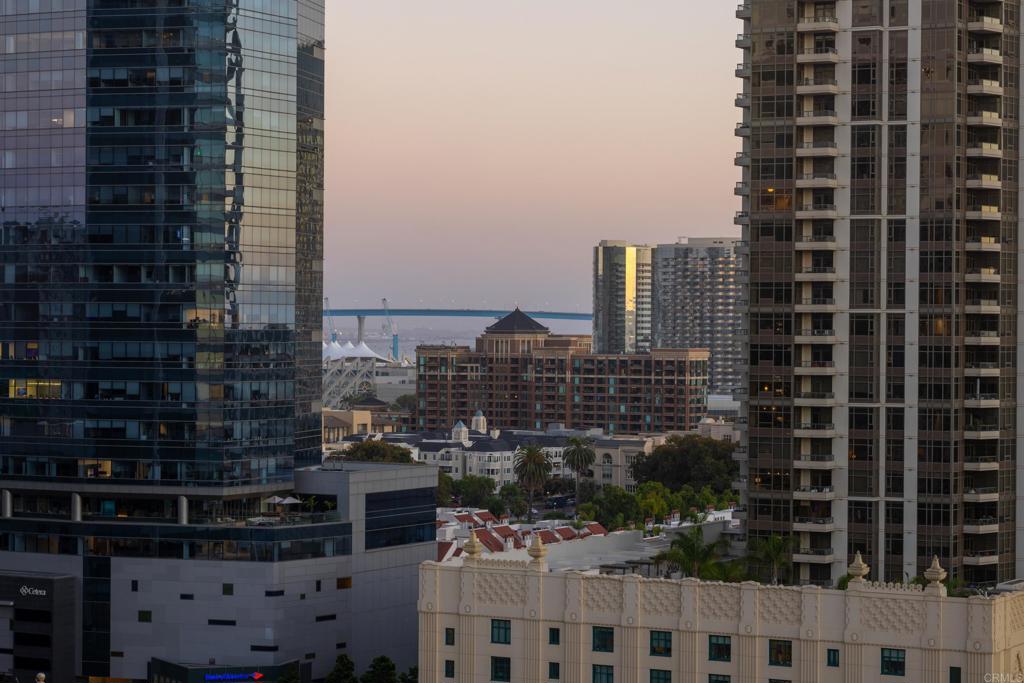 1199 Pacific Highway 1605