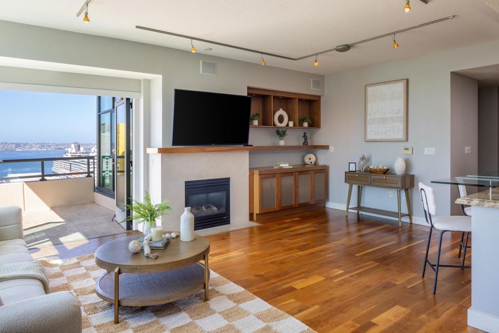 1199 Pacific Highway 1605