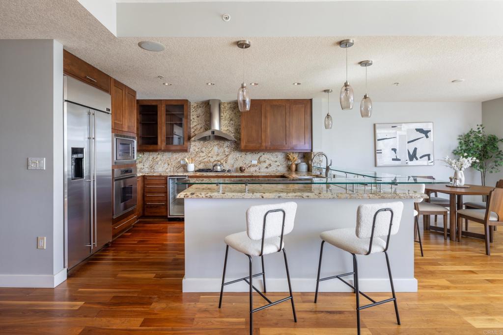 1199 Pacific Highway 1605