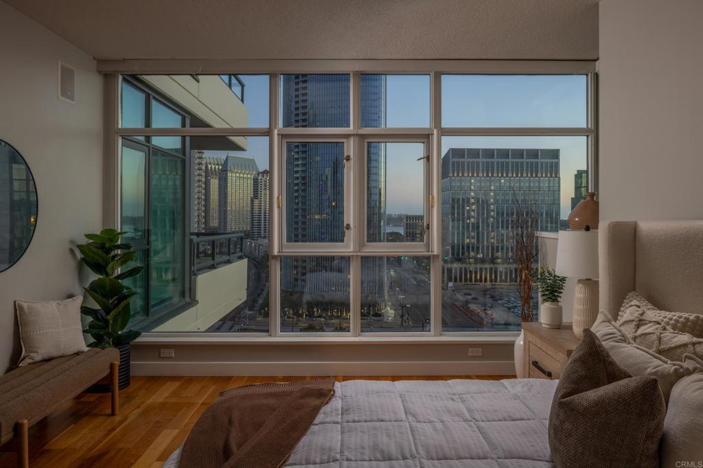 1199 Pacific Highway 1605