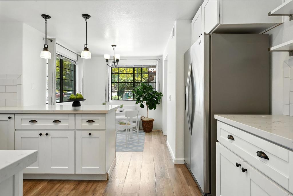 16244 Avenida Venusto