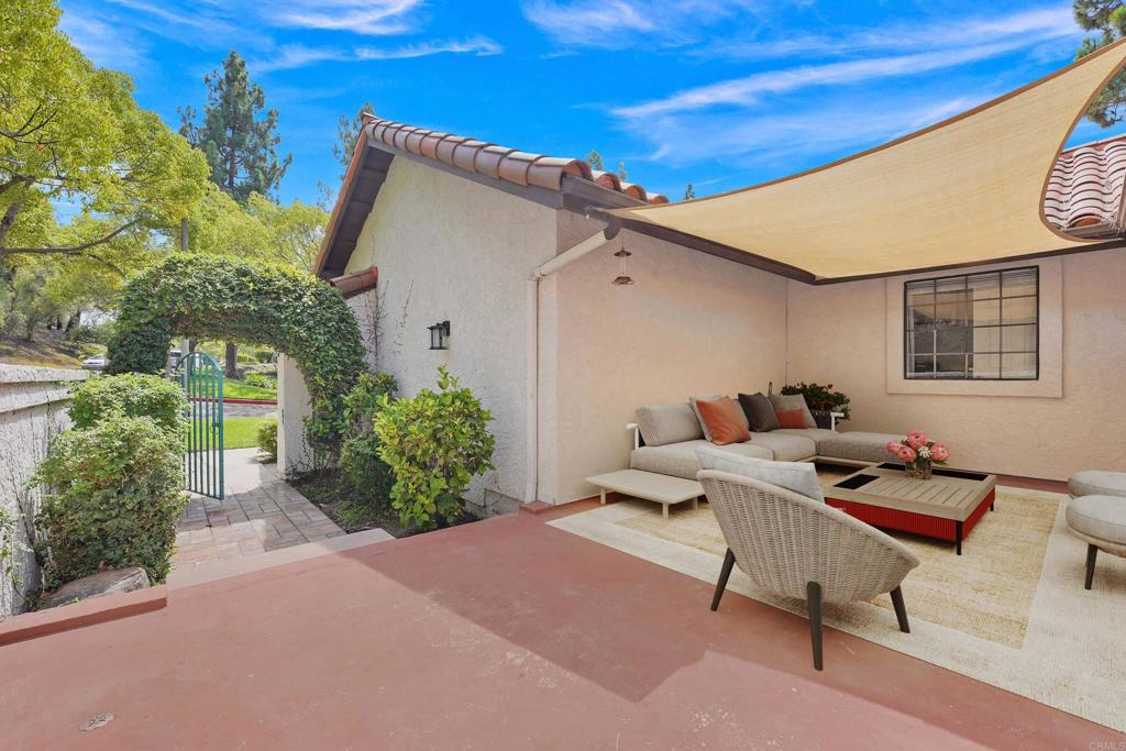 16244 Avenida Venusto