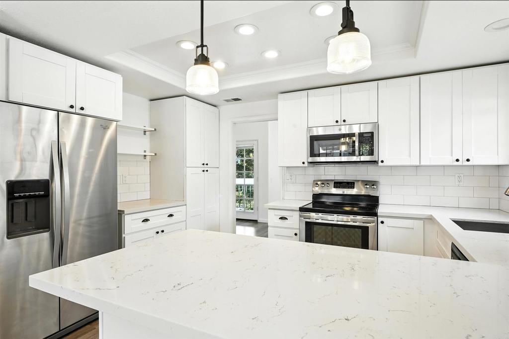 16244 Avenida Venusto