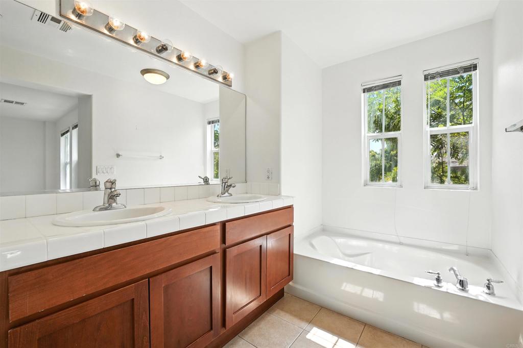 1569 Hackberry Place