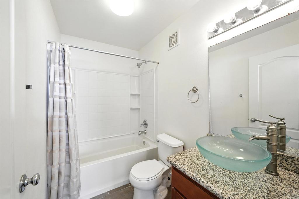 1569 Hackberry Place