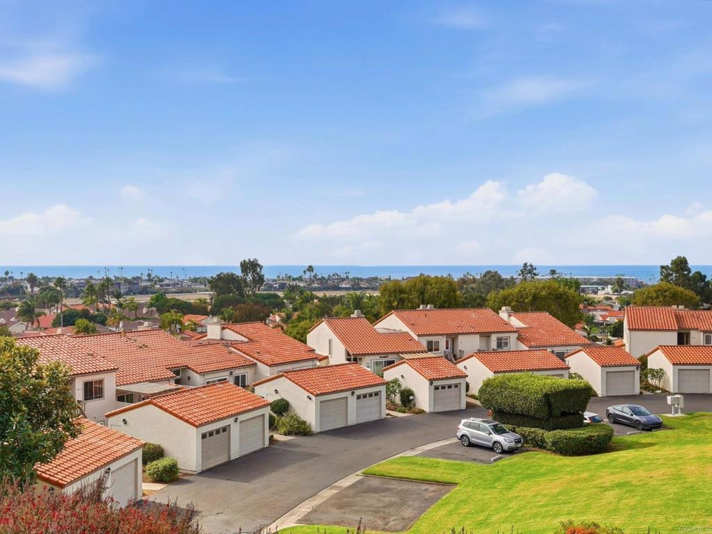 909 Caminito Madrigal B