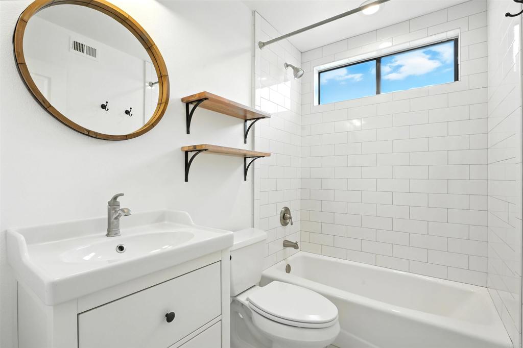 16244 Avenida Venusto A