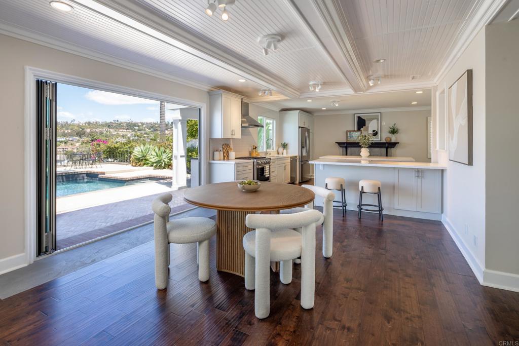 2738 La Costa Avenue