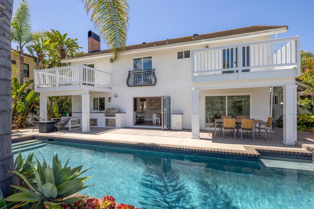 2738 La Costa Avenue