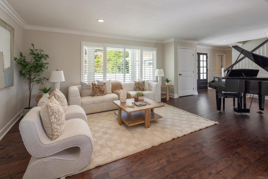 2738 La Costa Avenue
