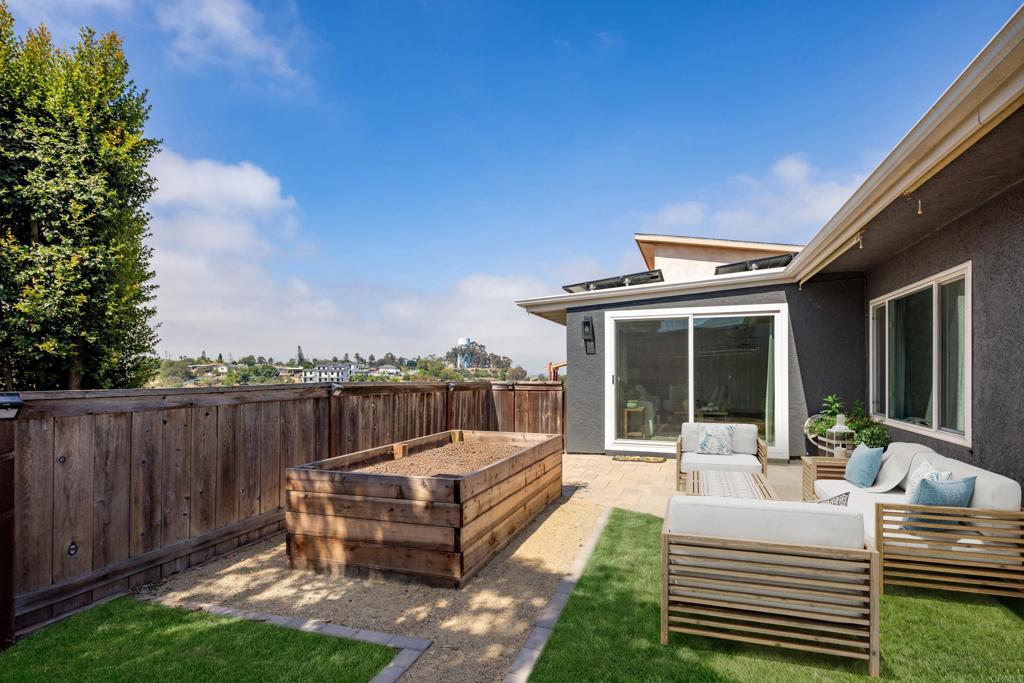 6321 Celia Vista