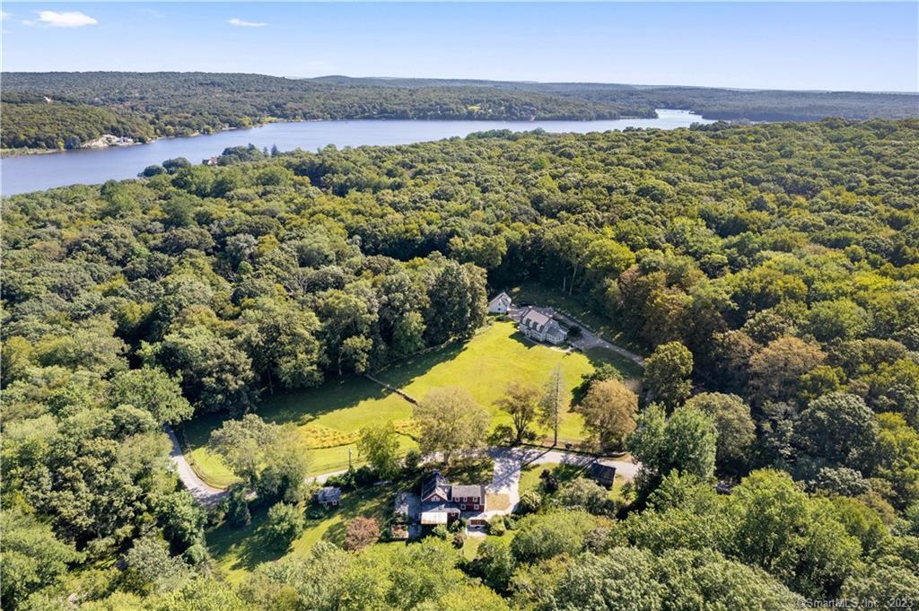 46 Meadow Woods Road