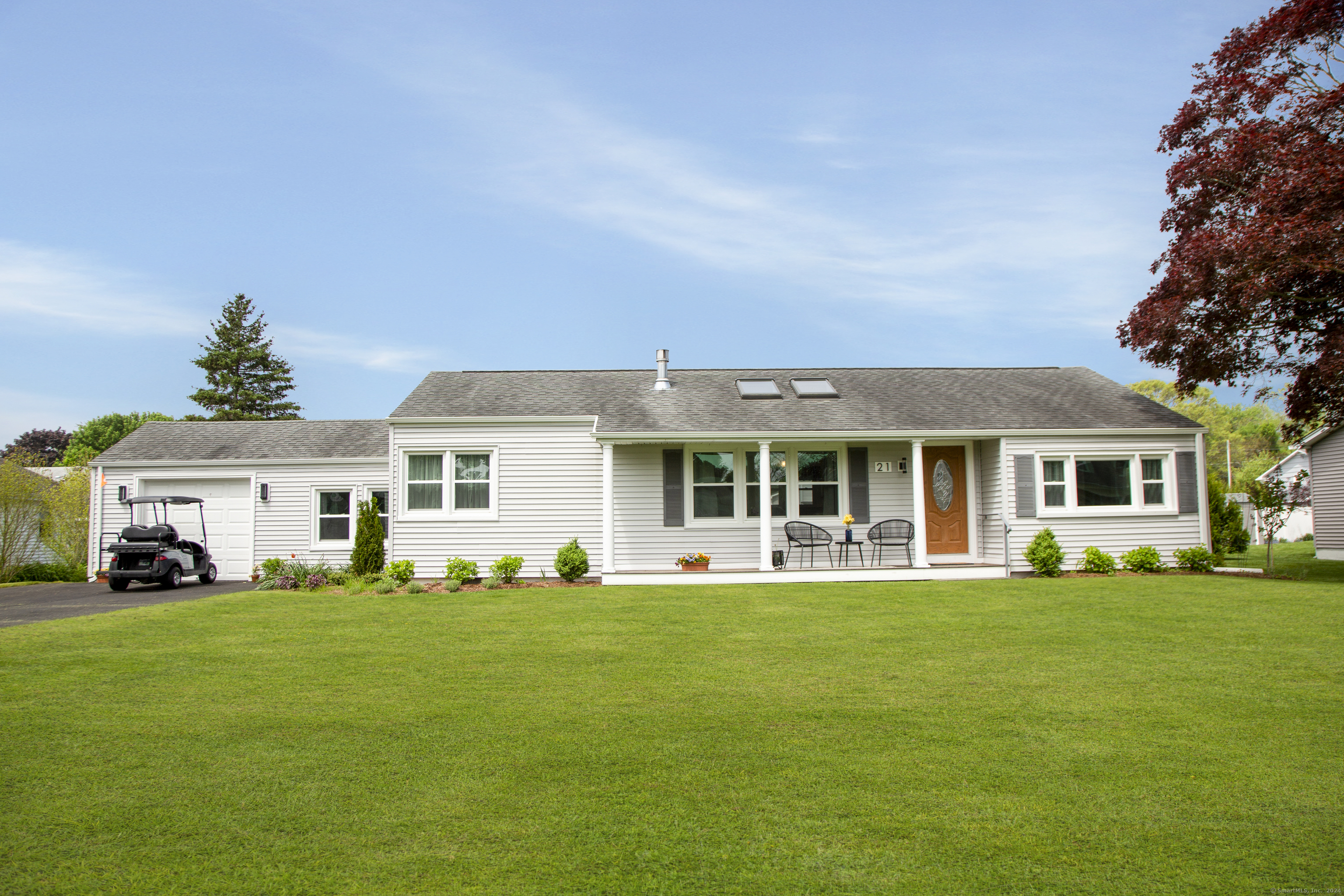 21 Nehantic Trail