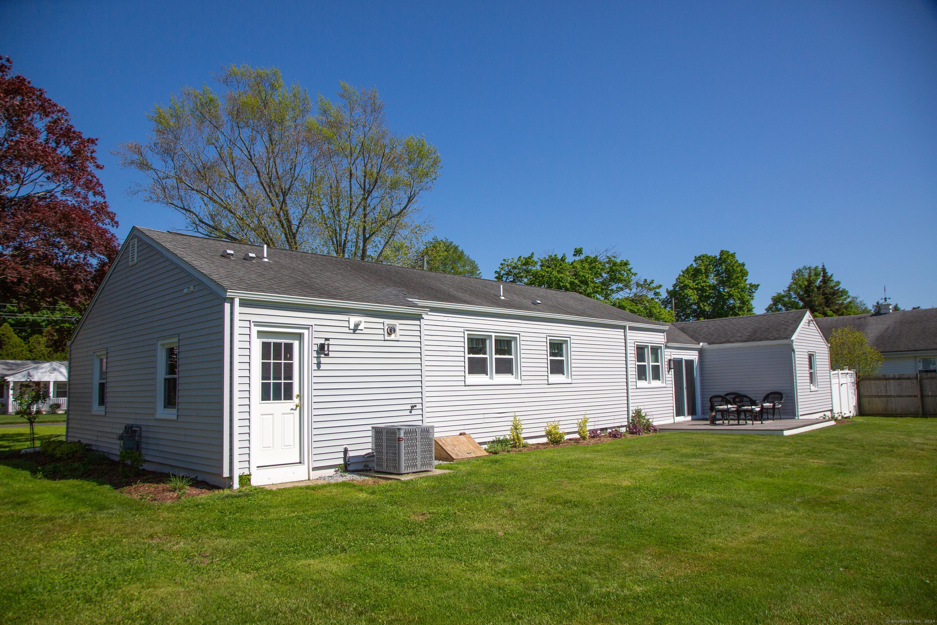 21 Nehantic Trail