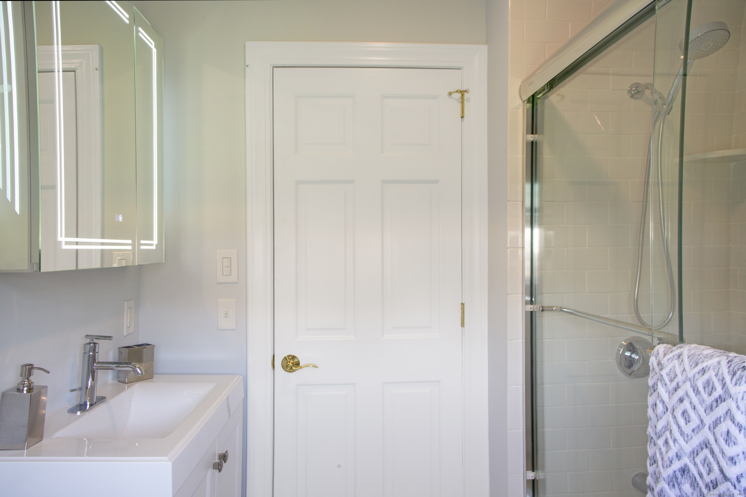 21 Nehantic Trail
