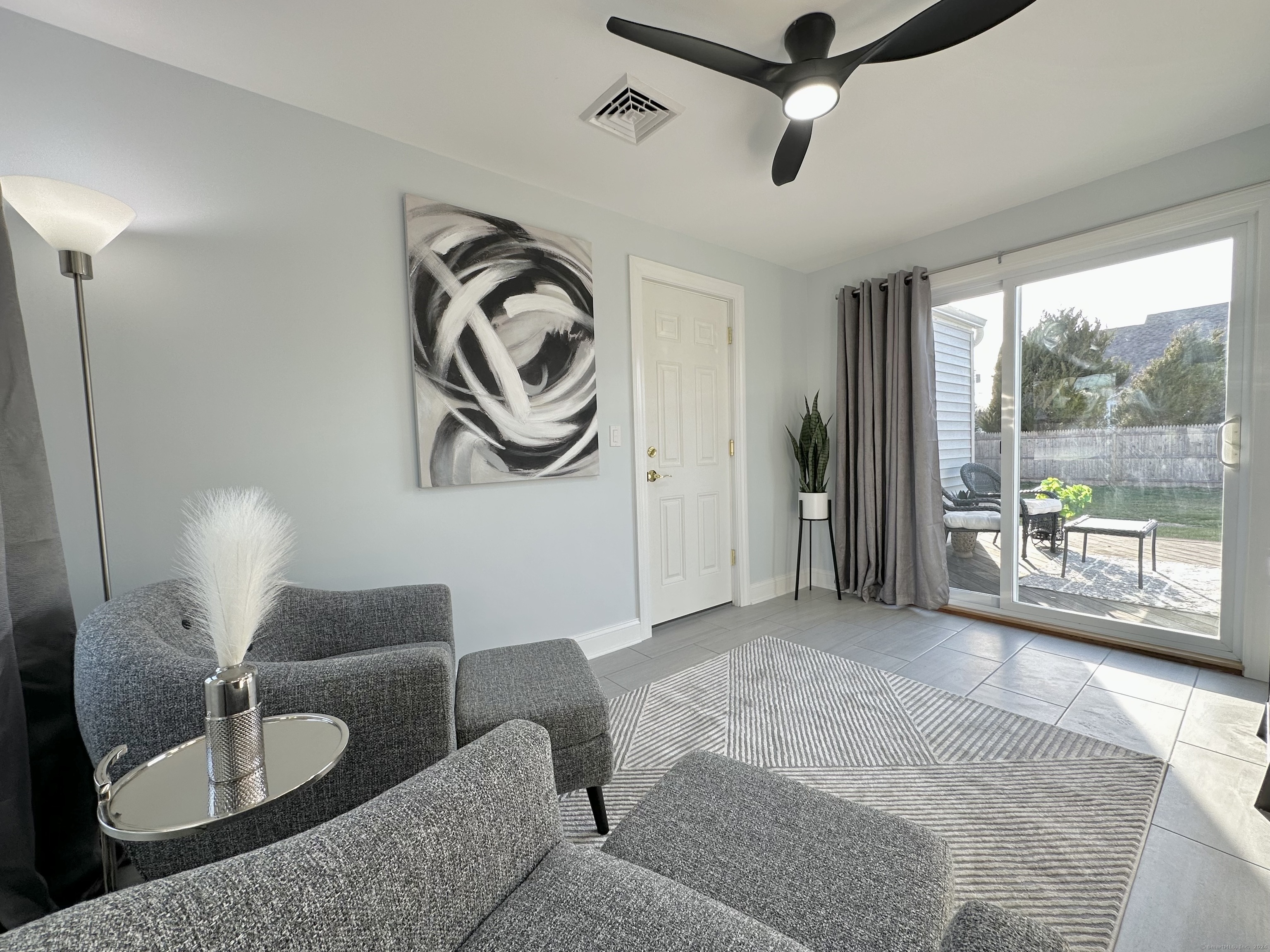 21 Nehantic Trail