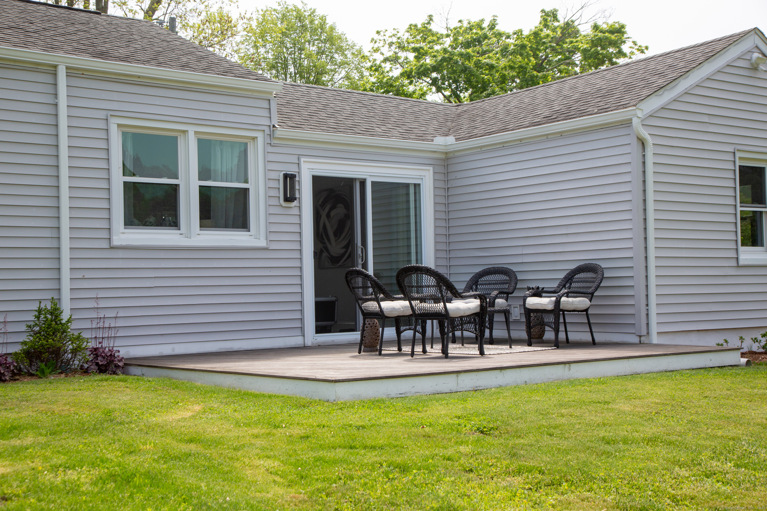 21 Nehantic Trail