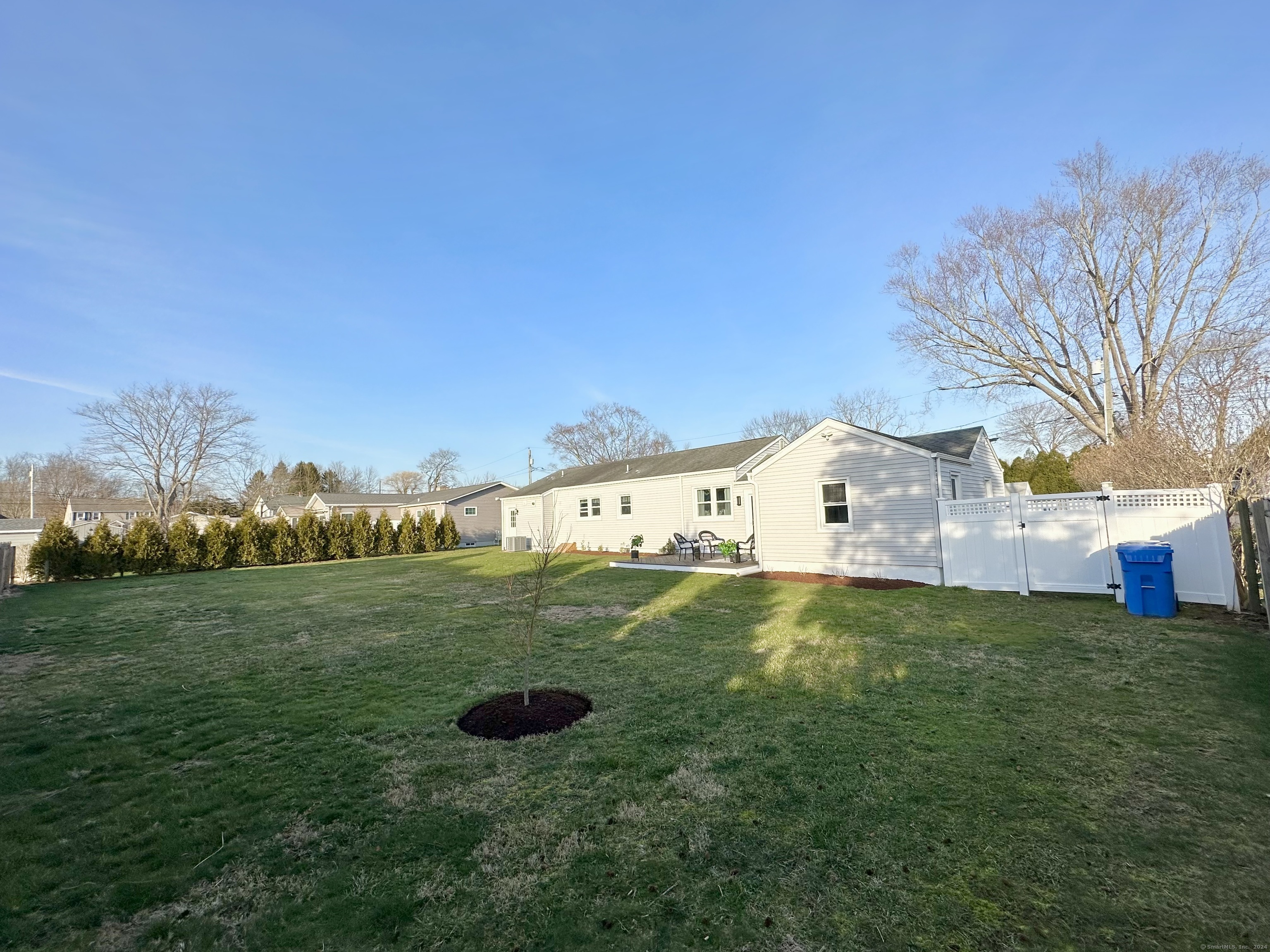 21 Nehantic Trail